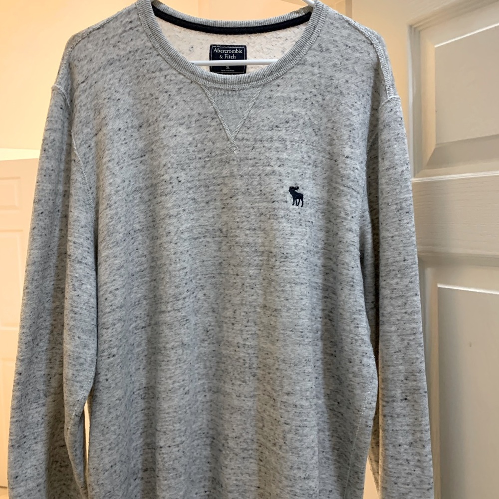 Like new Abercrombie sweatshirt! Smoke free home.